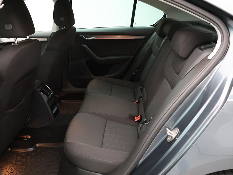 Škoda Octavia 1,8 TSI 132kW Style CZ - fotka 13 z 27