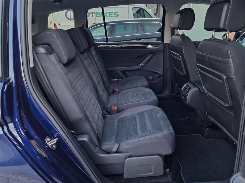 Volkswagen Touran 1.5 TSI DSG Evo Highline,ČR - fotka 15 z 50