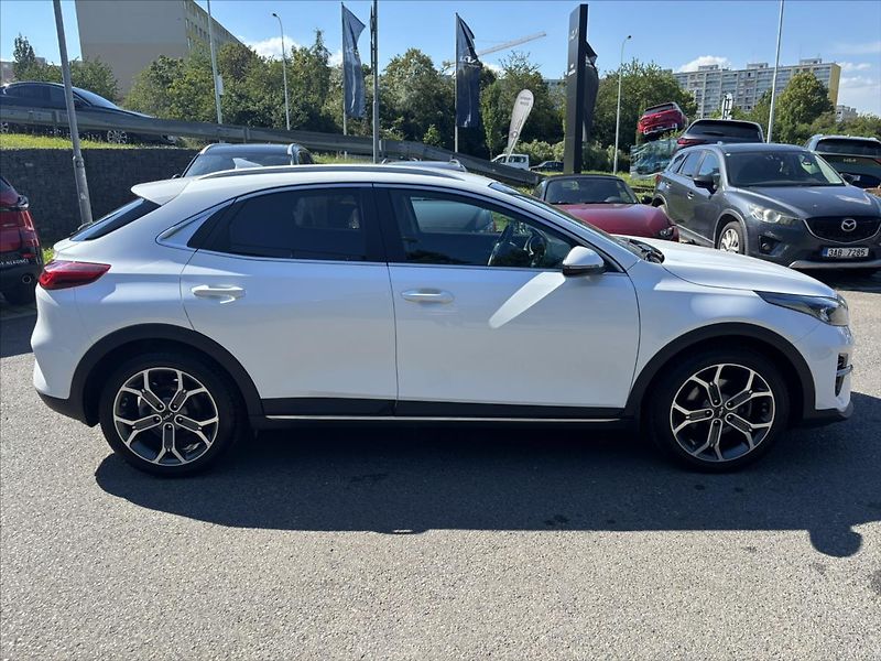 Kia XCeed 1,5 TGDi 118kW TOP ZÁRUKA KŮŽE - fotka 6 z 42