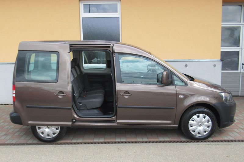 Volkswagen Caddy 1.6 TDI KLIMA TAŽNÉ - fotka 4 z 31