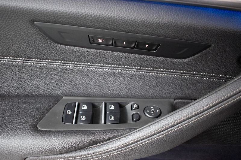 BMW Řada 5 520d LUXURY LINE*KAMERA - fotka 15 z 48