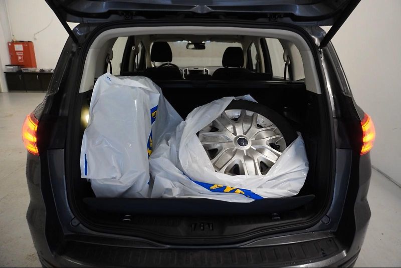 Ford S-MAX  2,0 TDCI 110kW AUTOMAT - fotka 11 z 35
