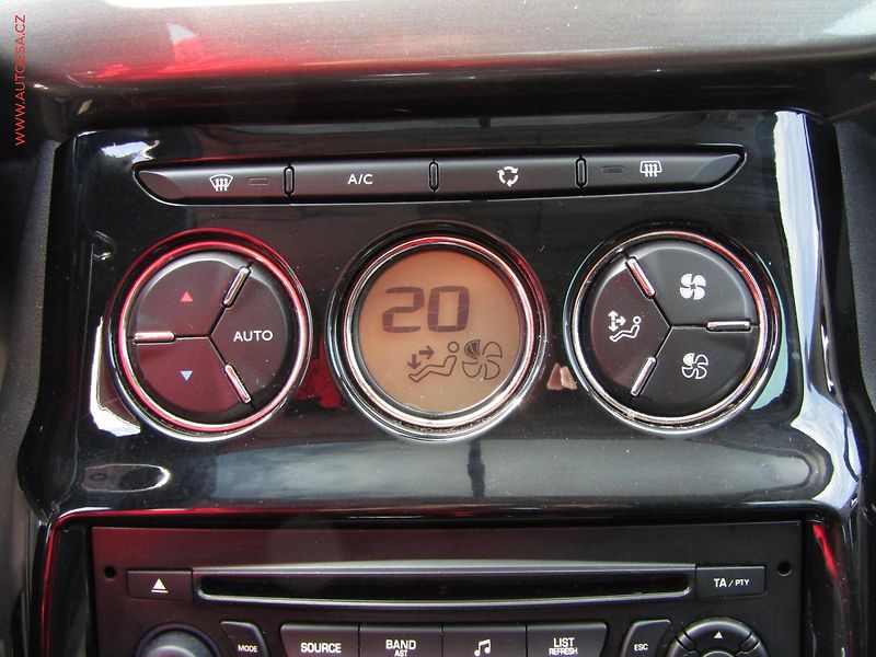 Citroën C3 (2011) 1.6 HDi, ČR, Exclusive - fotka 14 z 16