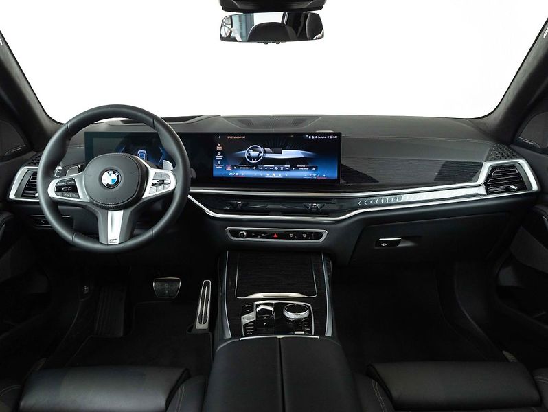 BMW X7 xDrive40i - fotka 12 z 25