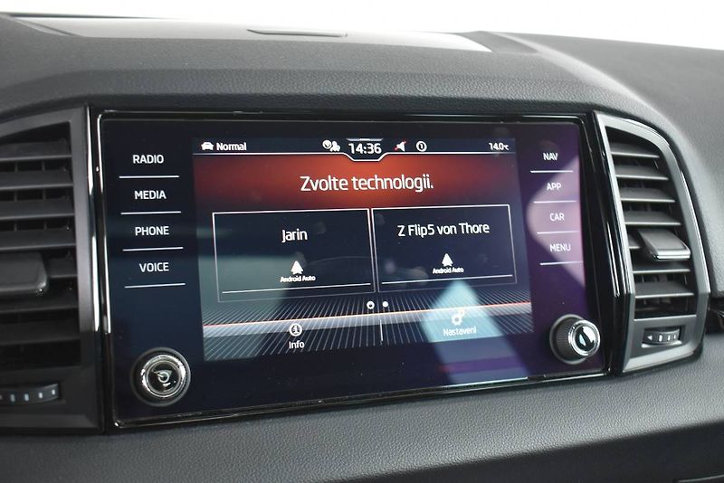 Škoda Karoq (2022) Sportline 1.5TSI 110kW DSG - fotka 25 z 28