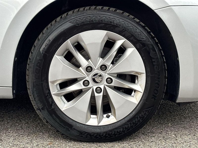 Škoda Octavia (2021) Combi 2.0 TDI Ambition+ - fotka 29 z 32