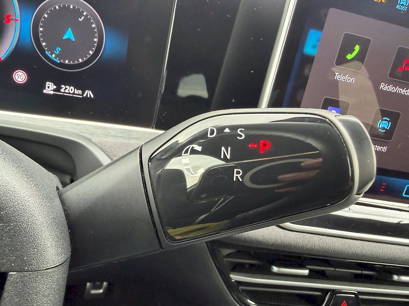Volkswagen Passat (2024) 2.0 TDI 110 kW R-LINE - fotka 14 z 35