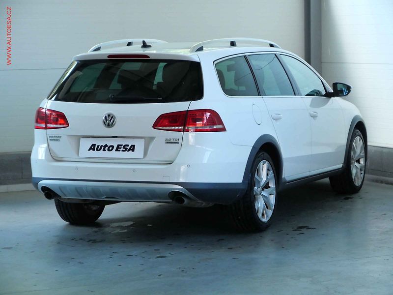 Volkswagen Passat (2013) 2.0 TDi 4x4, ČR, AT, xenon - fotka 4 z 21