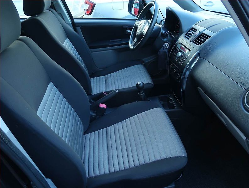 Suzuki SX4 (2014) 1.6 VVT, ČR,1.maj, Serv.kniha - fotka 9 z 15