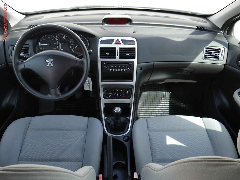 Peugeot 307 (2006) 1.6 HDI, AC, tažné - fotka 8 z 16