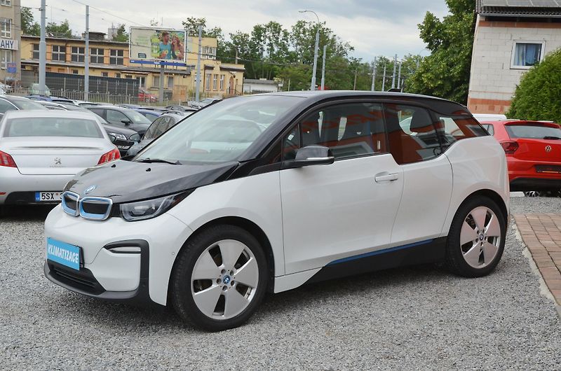 BMW i3 (2022) 120Ah // REZERVOVÁNO // - fotka 3 z 36