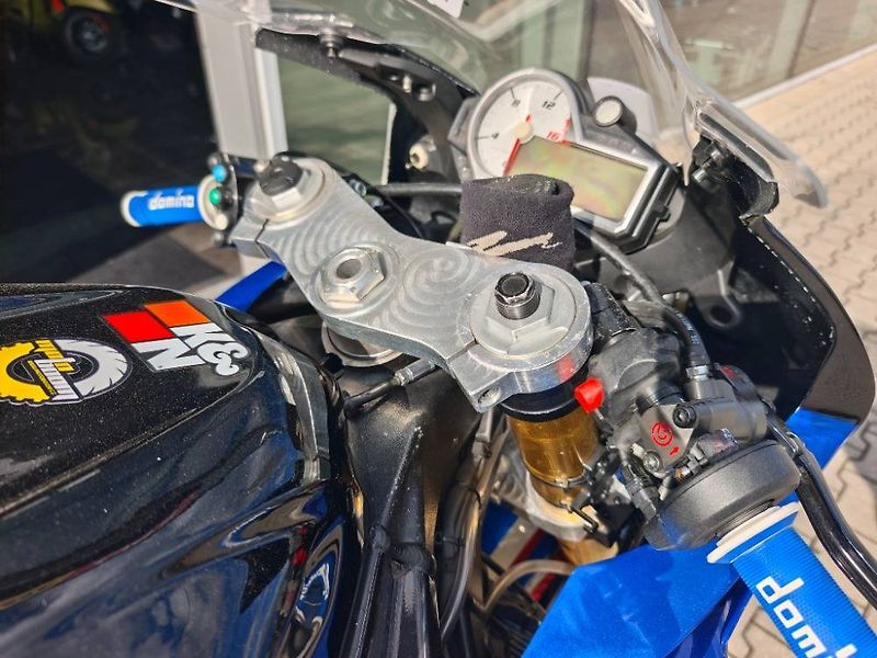 BMW S 1000 RR (2015) kompletní okruhová úprava, SPZ - fotka 17 z 20