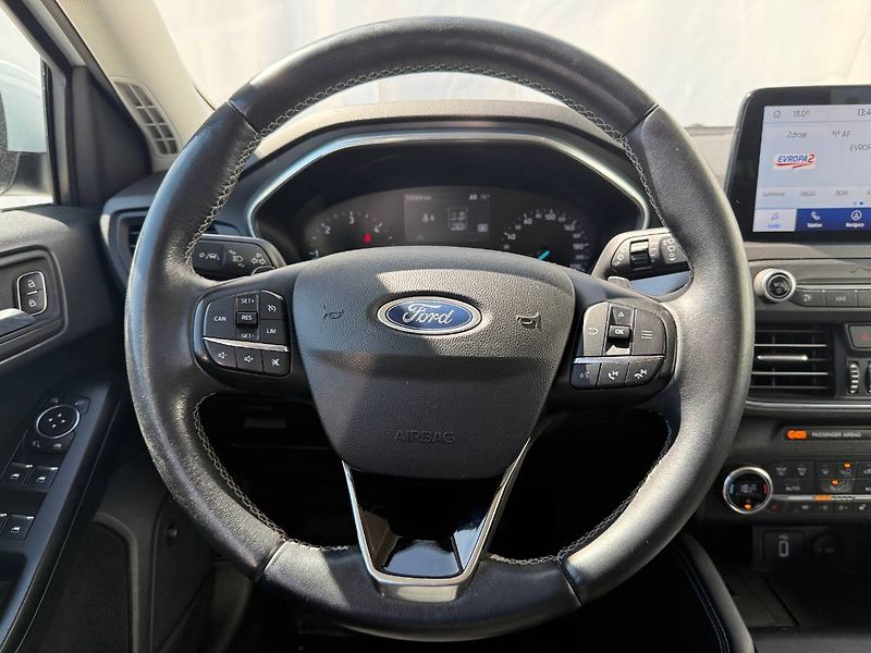 Ford Focus (2019) 2.0 EcoBlue 110 kW Titanium Po - fotka 10 z 22