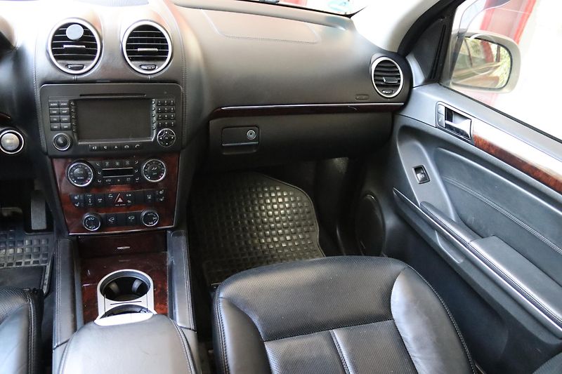 Mercedes-Benz GL 420CDI 4MATIC 225kW - fotka 32 z 48