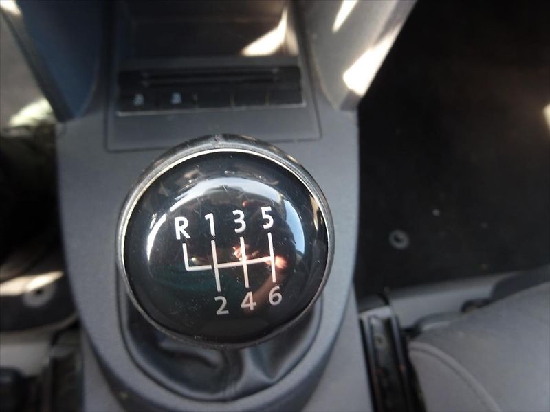 Volkswagen Touran 1,2 TSi 77 kW - fotka 28 z 33