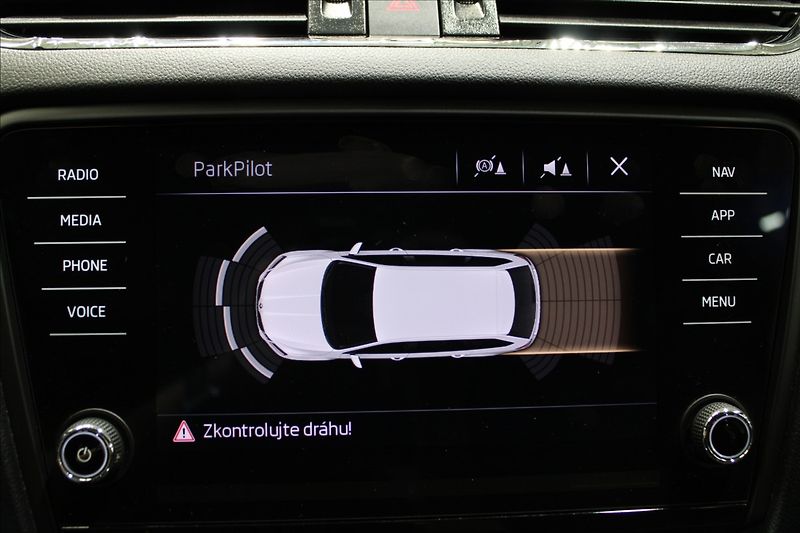 Škoda Octavia 2,0 TSI RS 1.majitel - fotka 25 z 30
