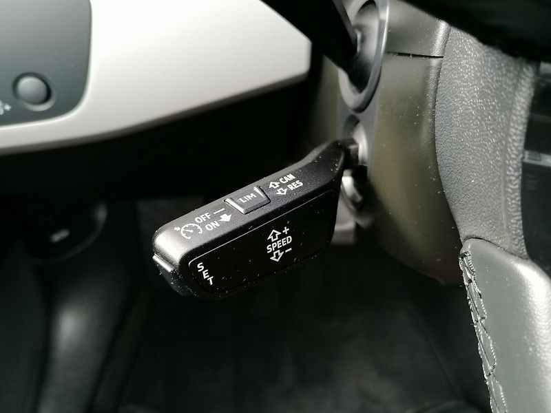 Audi A4 (2022) 2.0 35 TDi 120 kW,Pano,Kůže - fotka 31 z 35