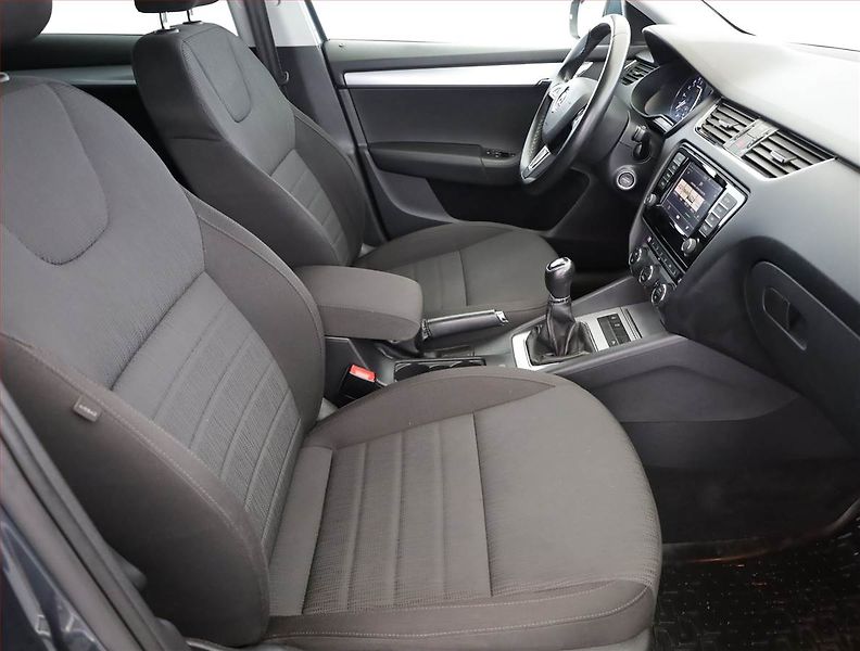 Škoda Octavia (2016) Style 1.6 TDI, Serv.kniha - fotka 7 z 18