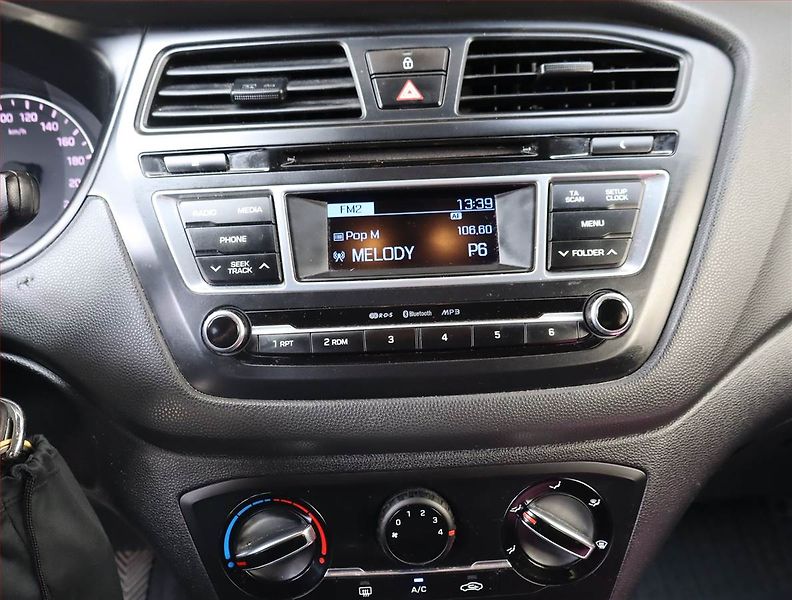 Hyundai i20 (2016) 1.2, Serv.kniha, Tempomat - fotka 12 z 18
