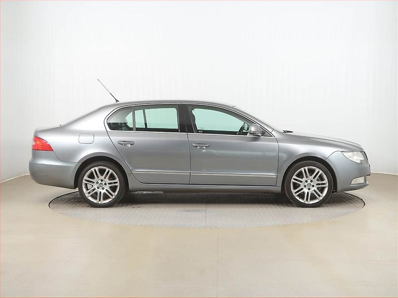 Škoda Superb (2009) 2.0 TDI, Automat, Xenony - fotka 6 z 18