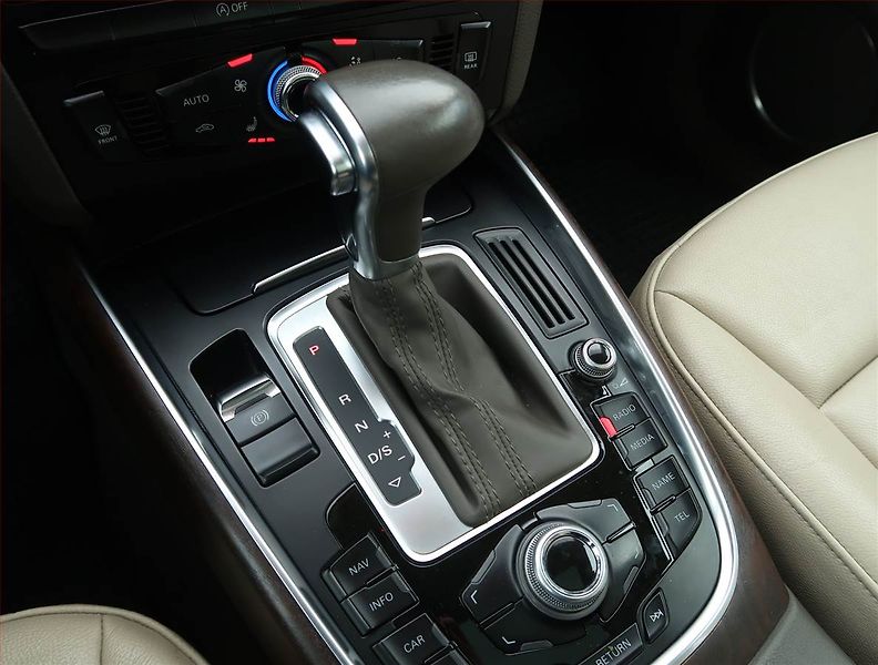 Audi Q5 (2013) S line 3.0 TDI, 4X4, Automat - fotka 13 z 16