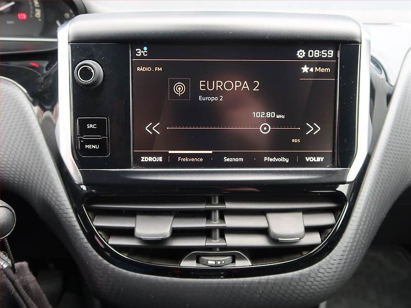 Peugeot 2008 (2019) Active 1.2 PureTech, Tempomat - fotka 12 z 16