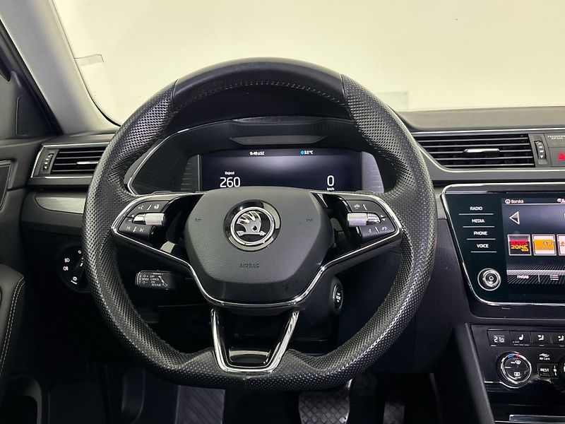Škoda Superb Style DSG - fotka 18 z 30