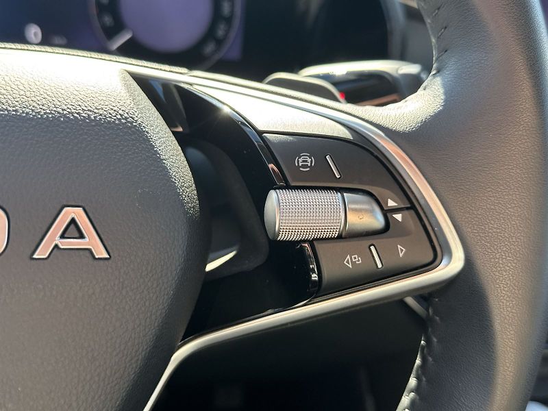Škoda Kodiaq (2024) 2.0 TDI 4x4 DSG Exclusive Sele - fotka 16 z 36