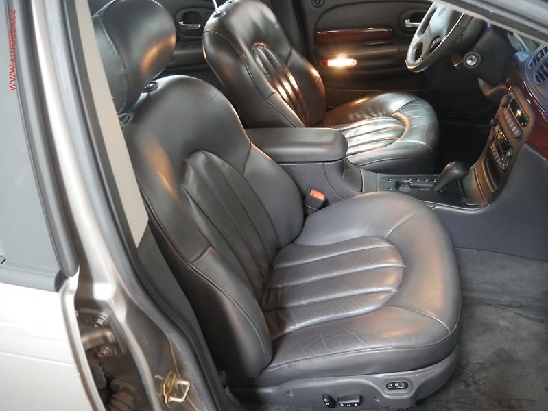 Chrysler 300C (1999) 3.5LV6, 2.maj,ČR, AT, tempo - fotka 11 z 21