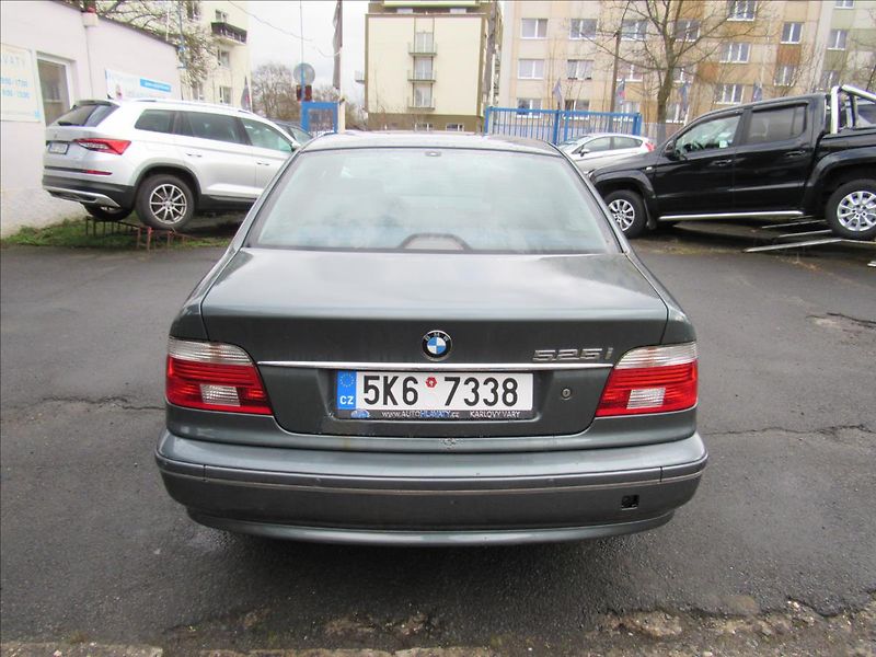 BMW Řada 5 2,5 525i Steptronic Exklusiv - fotka 5 z 28
