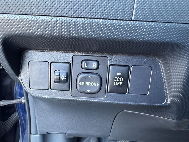 Toyota Auris (2009) 1.4 16V Klima - fotka 22 z 28