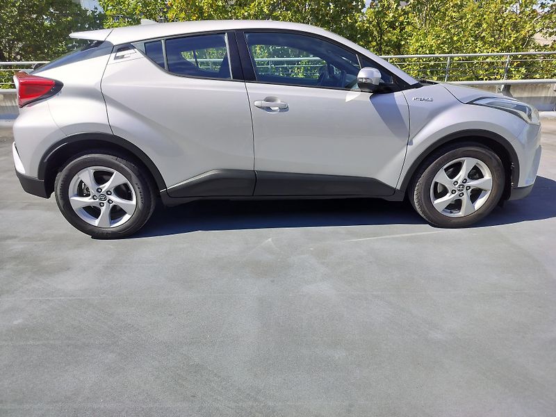 Toyota C-HR 1.8 hybrid business, navigace - fotka 8 z 27