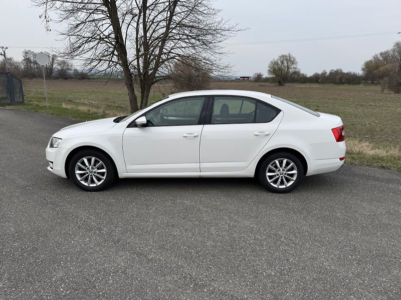 Škoda Octavia (2013) Ambition 1.2TSI 77kW, ČR - fotka 4 z 15