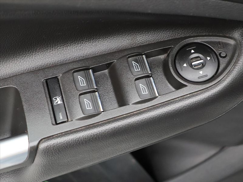 Ford Kuga 2,0 TDCI 103KW Aut.klima - fotka 13 z 30