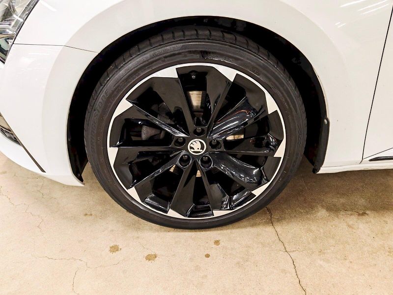 Škoda Superb (2023) Combi 2.0 TDI 147 kW DSG 4x4 S - fotka 31 z 31