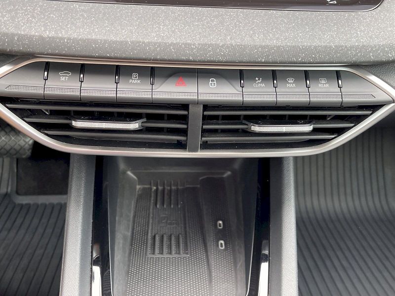 Škoda Octavia (2025) Top Selection 1.5 TSI e-TEC 11 - fotka 13 z 35
