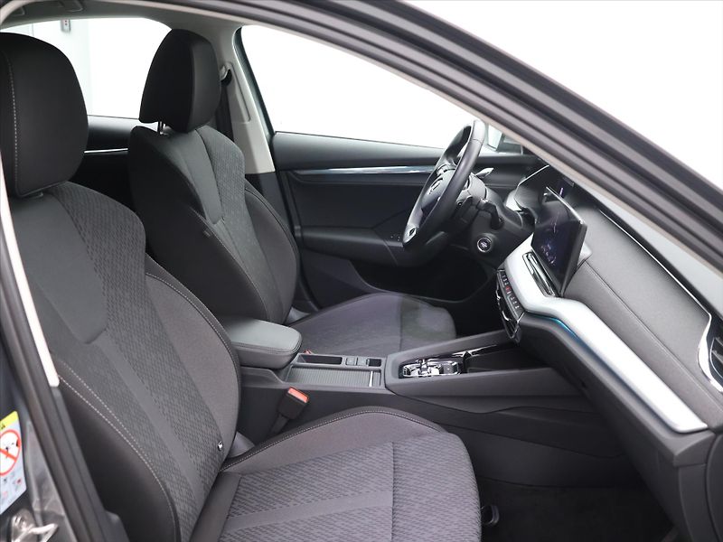 Škoda Octavia 1,5 e-TEC DSG CZ Style Matrix - fotka 12 z 31