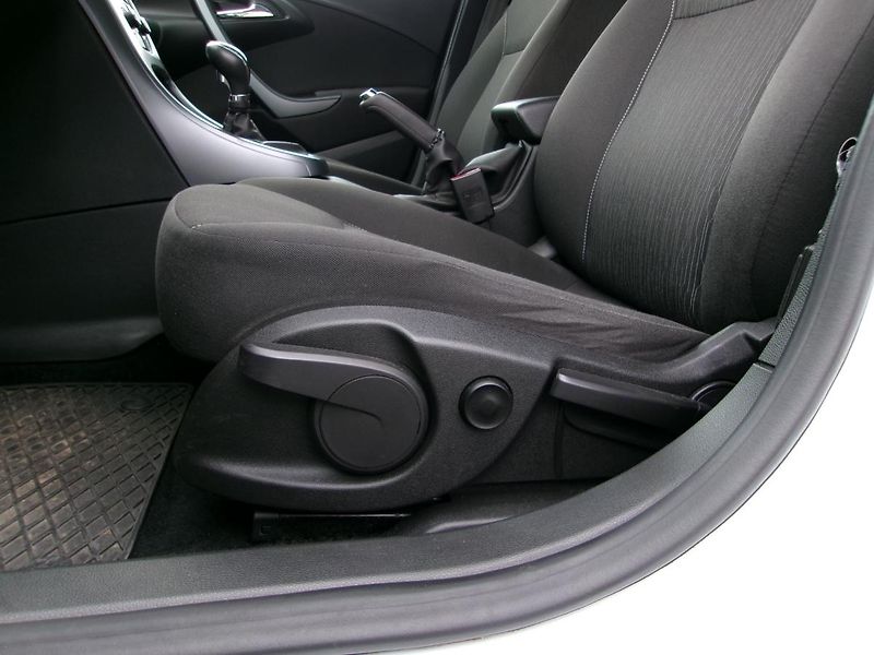 Opel Astra ST 1.6 CDTi ECOTEC 81kW *ČR - fotka 27 z 46
