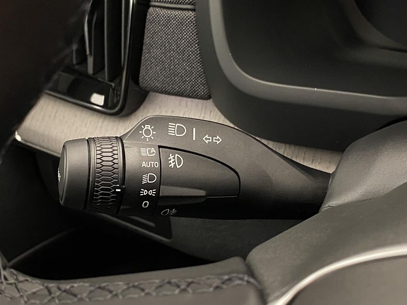 Volvo XC90 (2026) T8 AWD Plug-in DARK PLUS 7m - fotka 32 z 78