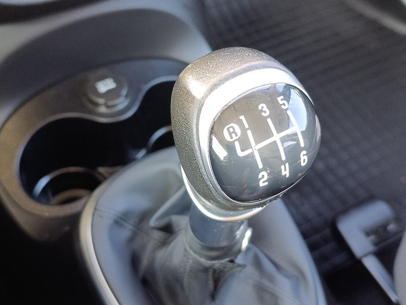 Fiat 500L 1.6JTD 77kW LIVING ČR - fotka 24 z 30