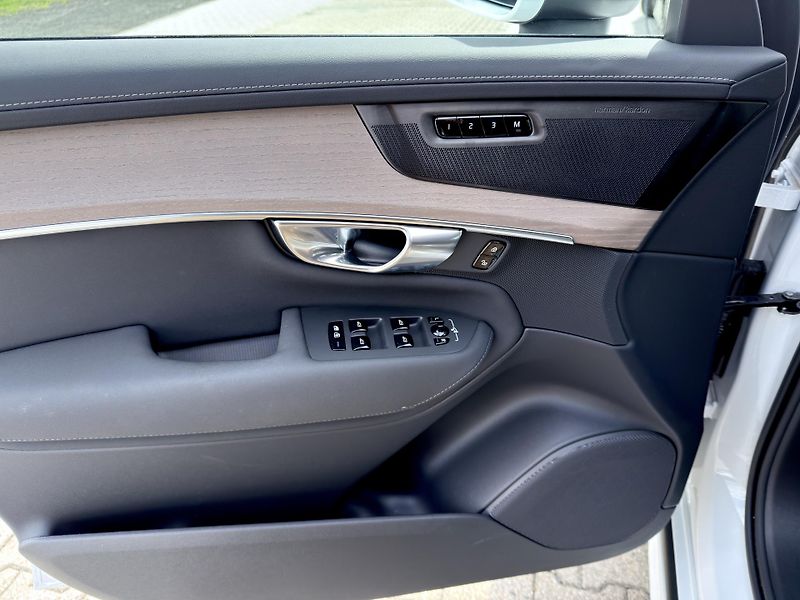 Volvo XC90 B5 AWD PLUS BRIGHT // 7M +kola - fotka 12 z 52