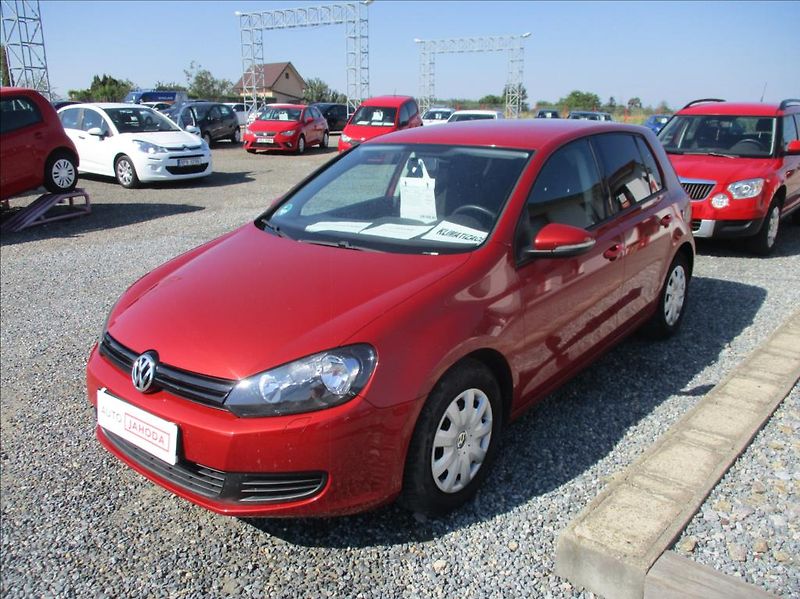Volkswagen Golf 1,4 i 16v, aut.klima,servis, - fotka 3 z 29