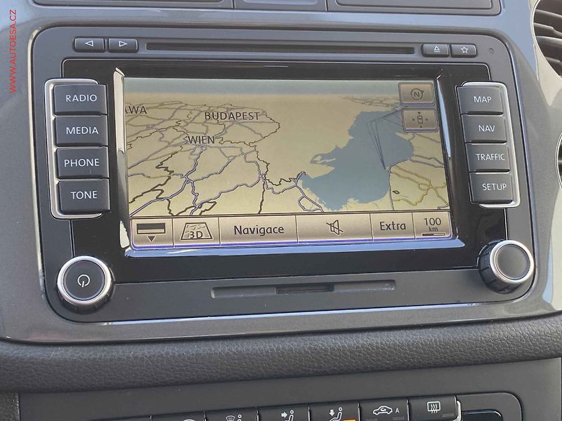 Volkswagen Tiguan (2013) 2.0 TDi, Sport, kůže, navi - fotka 16 z 18