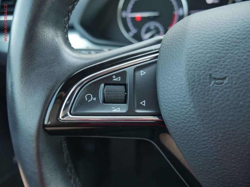 Škoda Superb (2017) 2.0TDi, 2.maj,ČR, Bixen, navi - fotka 13 z 15