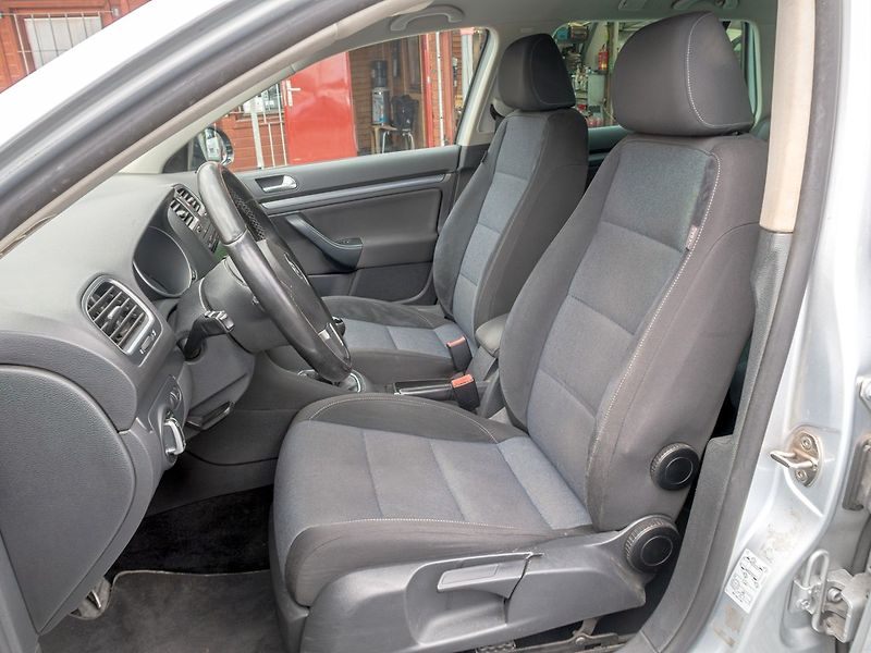 Volkswagen Golf (2012) 2.0TDI 103KW - 2x KOLA - fotka 15 z 49