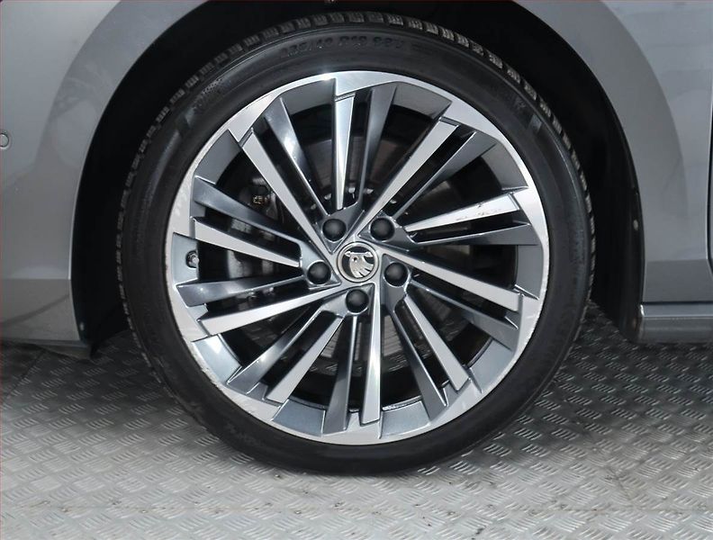 Škoda Superb (2024) 2.0 TDI - fotka 15 z 18