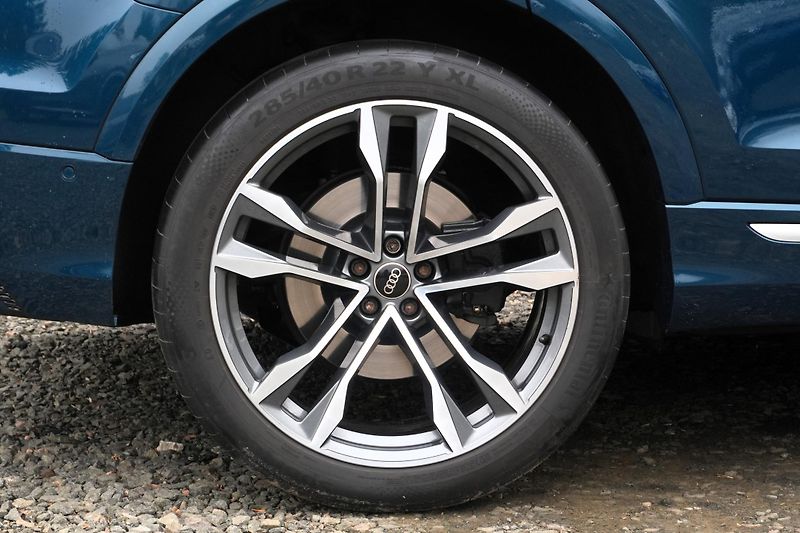 Audi SQ8 4.0 TFSI, ČR, Tažné, Matrix - fotka 11 z 44