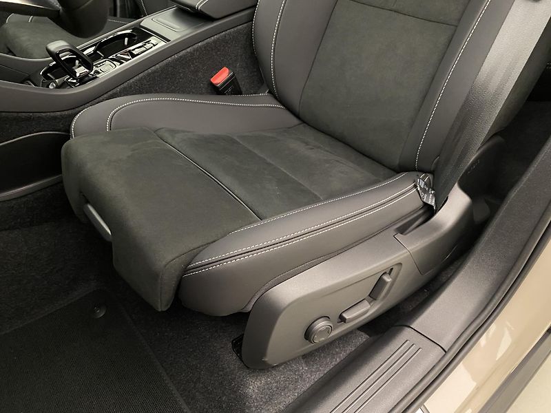 Volvo XC40 (2026) B3 AUT DARK ULTRA  - fotka 28 z 61