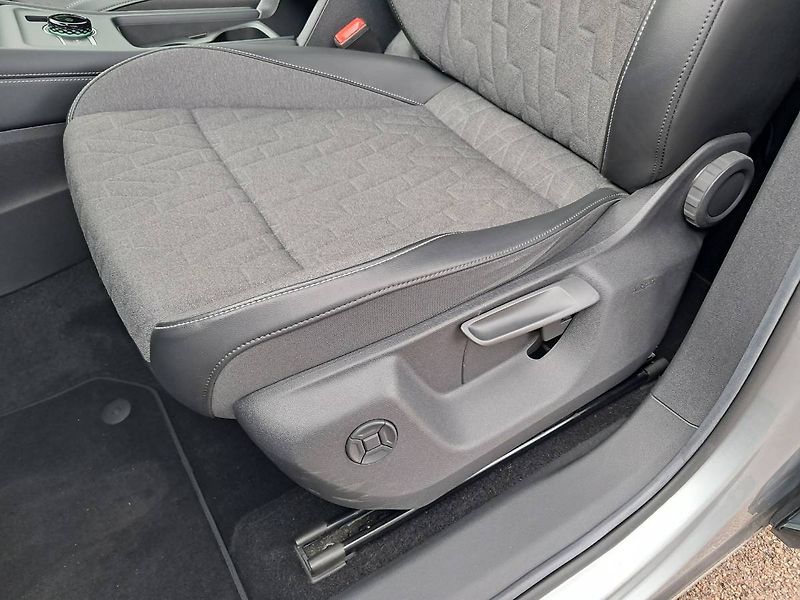 Volkswagen Tiguan (2024) LIFE 2.0 TDI / 110 kW DSG7 Peo - fotka 23 z 31