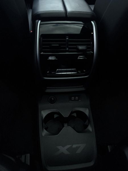 BMW X7 (2020) M50i PANO B&W TV NIGHTvis - fotka 12 z 12